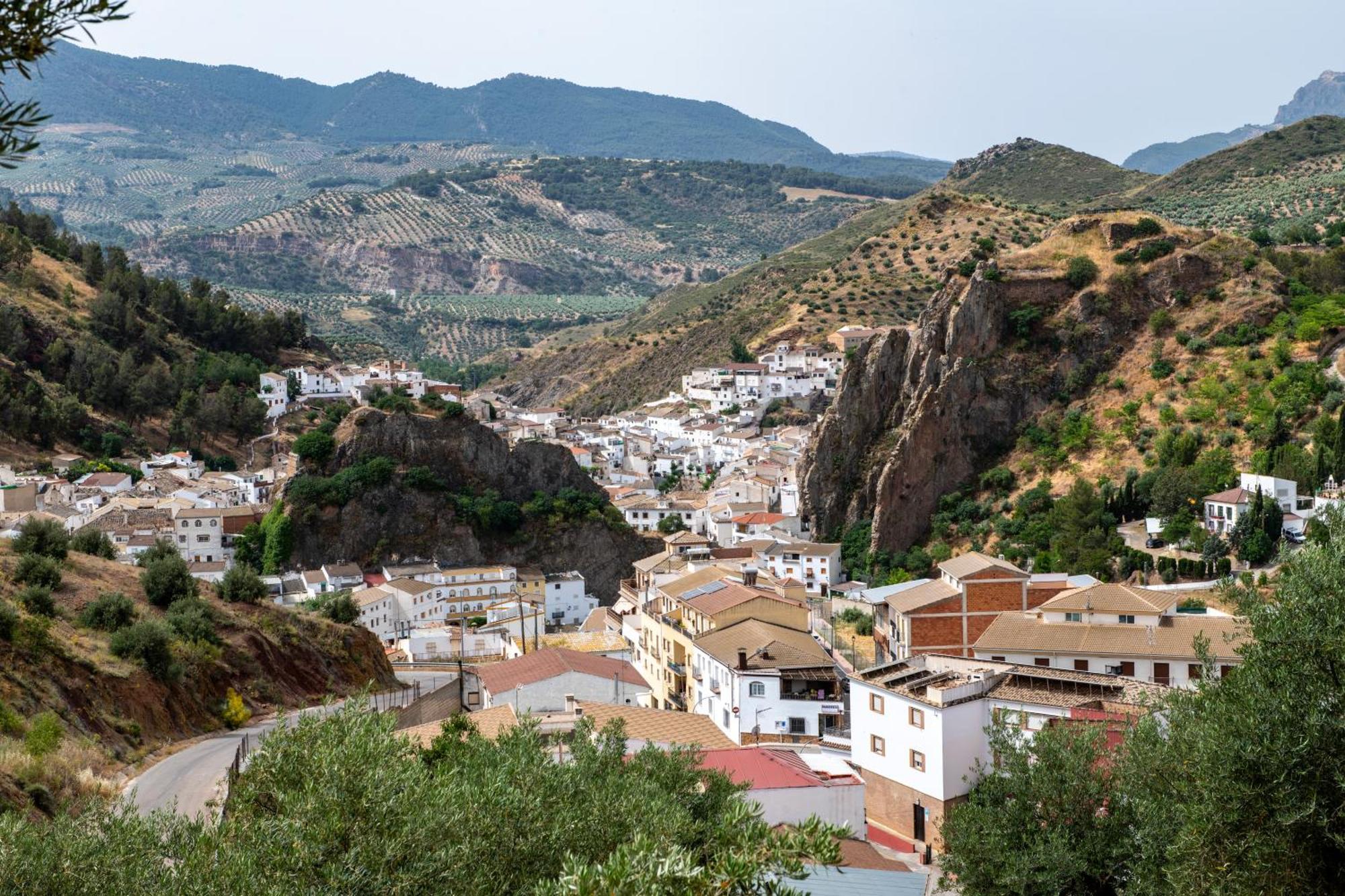 Alojamiento Turistico Loma Alta Cambil Exterior foto